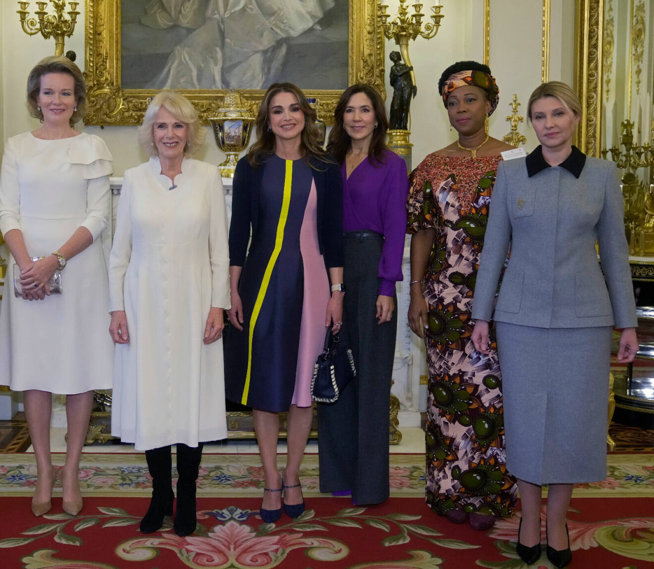 Drottning Mathilde, drottning Camilla, drottning Rania, kronprinsessan Mary samt Ukrainas First Lady Olena Zelenska på Buckingham Palace 2022