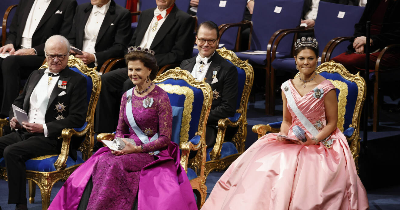 Kung Carl Gustaf, drottning Silvia, prins Daniel och kronprinsessan Victoria