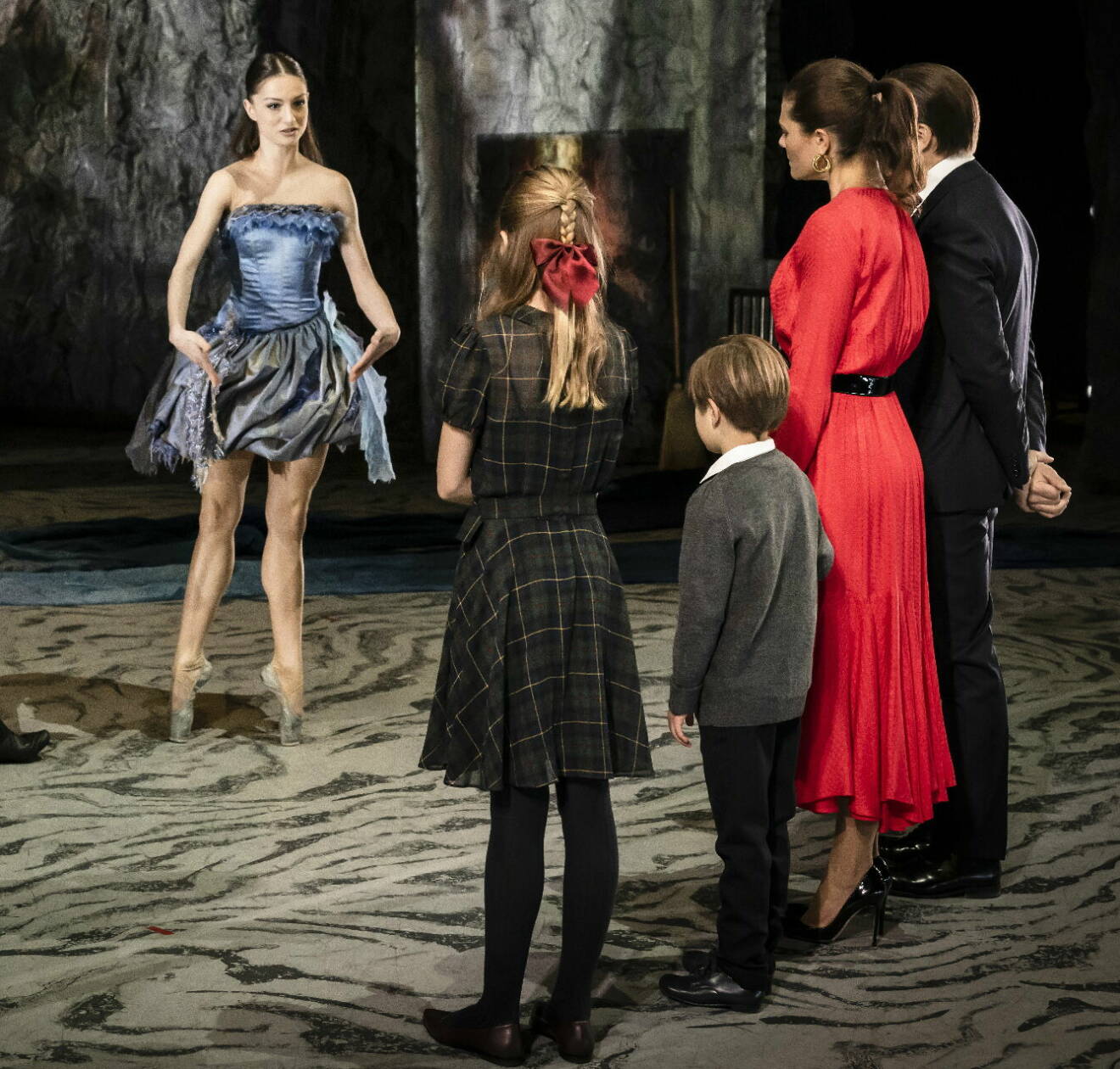 Estelle Oscar Victoria och Daniel med ballerinan Luisa Lopez på Kungliga Operan