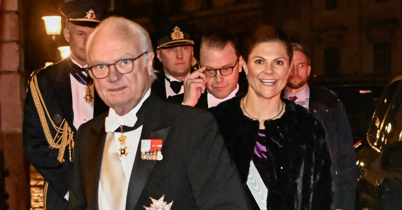 Kung Carl Gustaf, kronprinsessan Victoria och prins Daniel