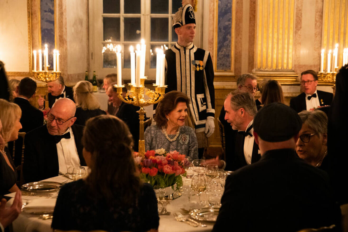 Sverigemiddagen 2023: Drottning Silvia med sin bordsherre, Värmlands landshövding Georg Andrén
