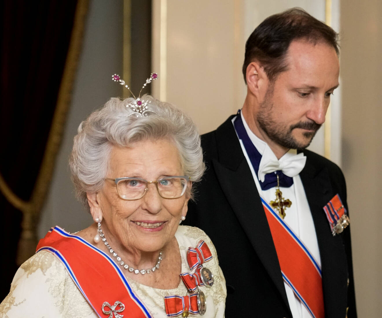 Kronprins Haakon och prinsessan Astrid på galamiddag på Kungliga slottet i Oslo