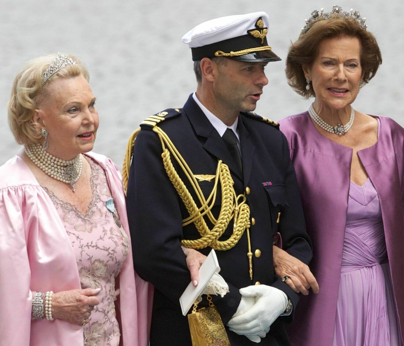 Madeleine Kogevinas, född Bernadotte, på kronprinsessan Victorias bröllop 2010. Till vänster Marianne Bernadotte
