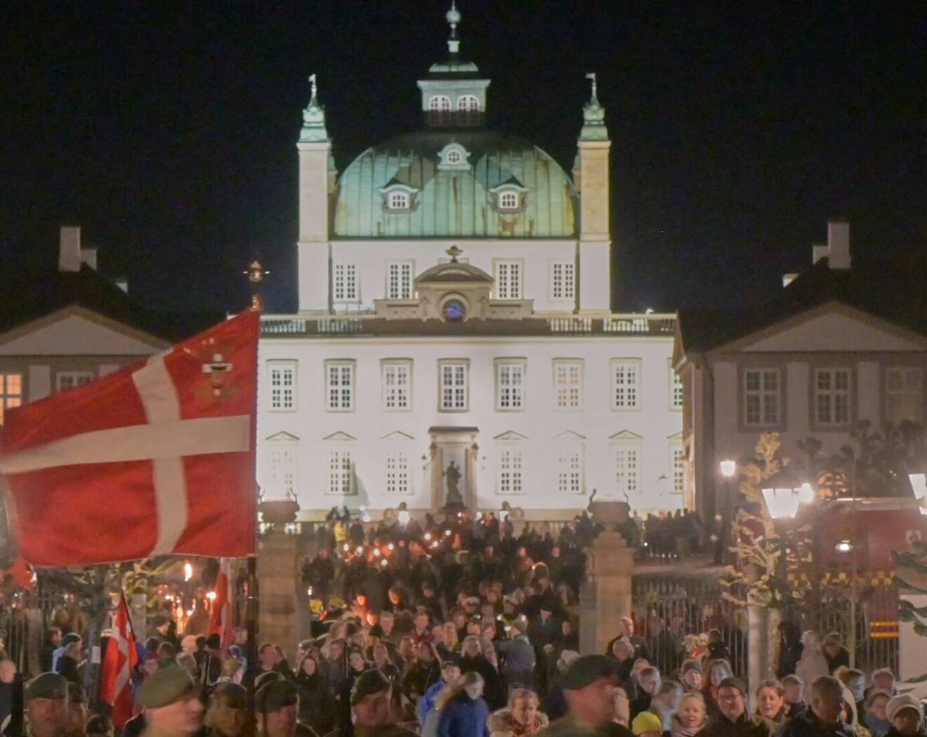 Drottning Margrethe firades med fackeltåg på Fredensborgs slott