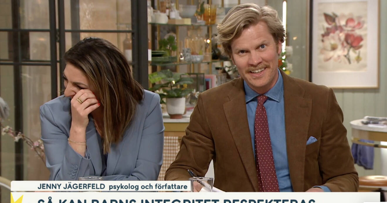 Soraya Lavasani skrattar i Nyhetsmorgon och Martin Järborg tittar in i kameran och ler