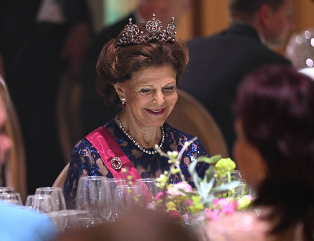 Drottning Silvia på galamiddag i Tallinn under statsbesöket i Estland 2023