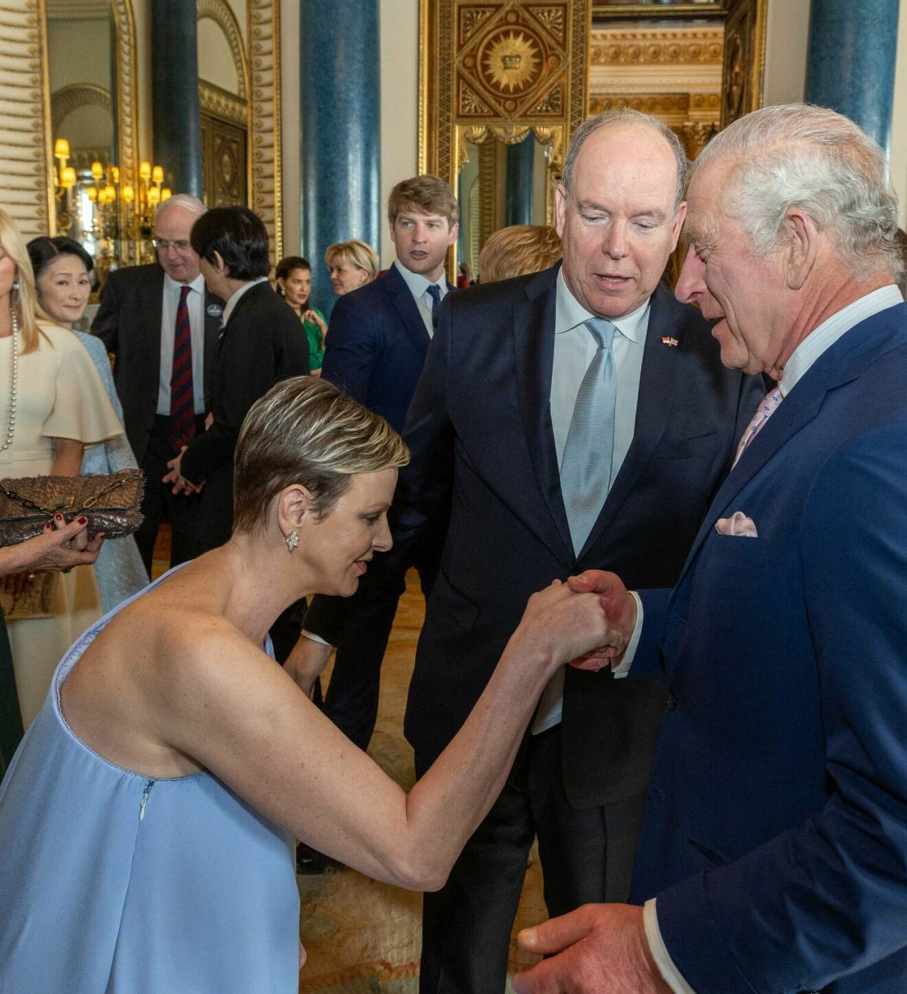 Furstinnan Charlene och furst Albert på kung Charles fest på Buckingham Palace