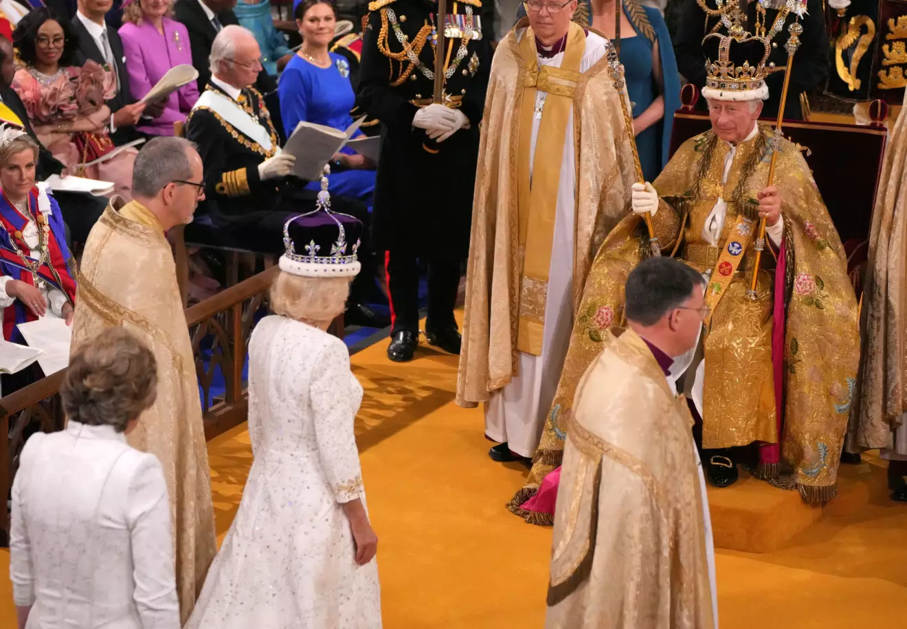 Kungen och kronprinsessan Victoria på kung Charles och drottning Camillas kröning