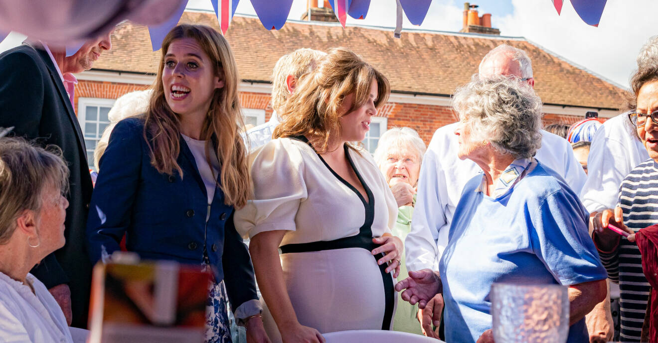Prinsessan Eugenie och Princess Beatrice närvarar på Coronation Big Lunch i Chalfont St Giles, Buckinghamshire.