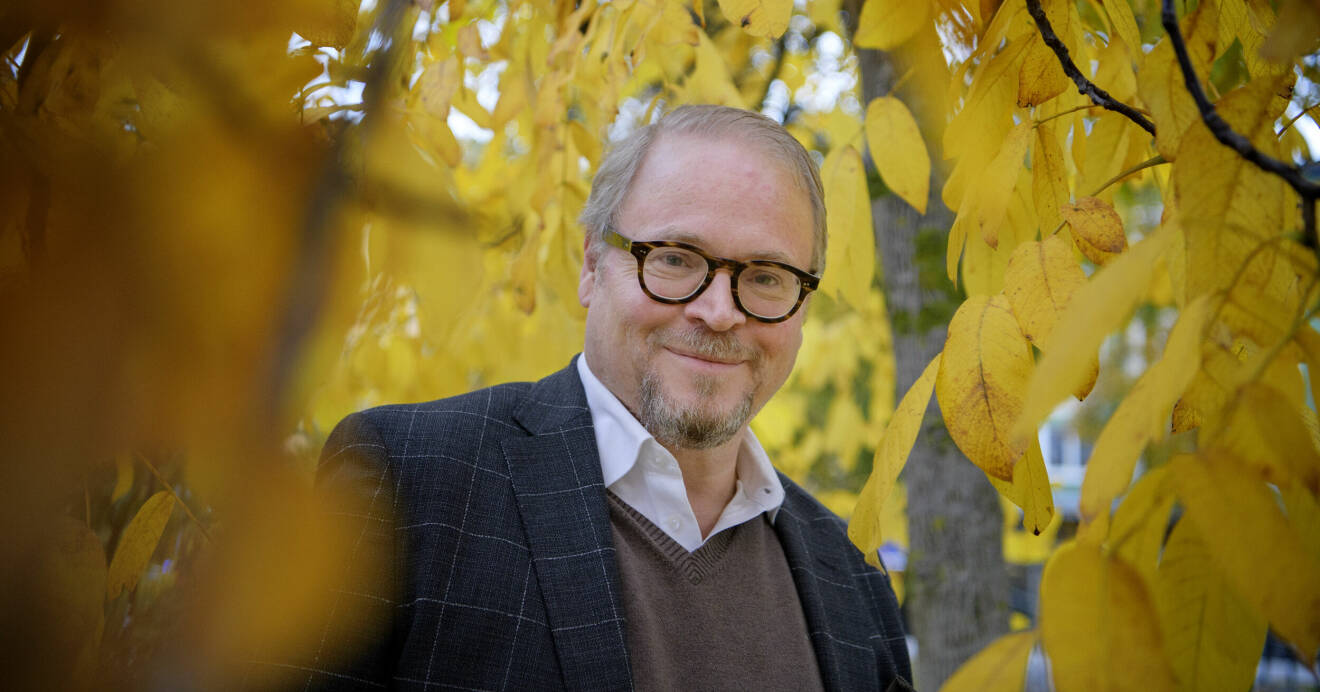Fredrik Lindström är aktuell med nya boken "100 svenska dialekter"