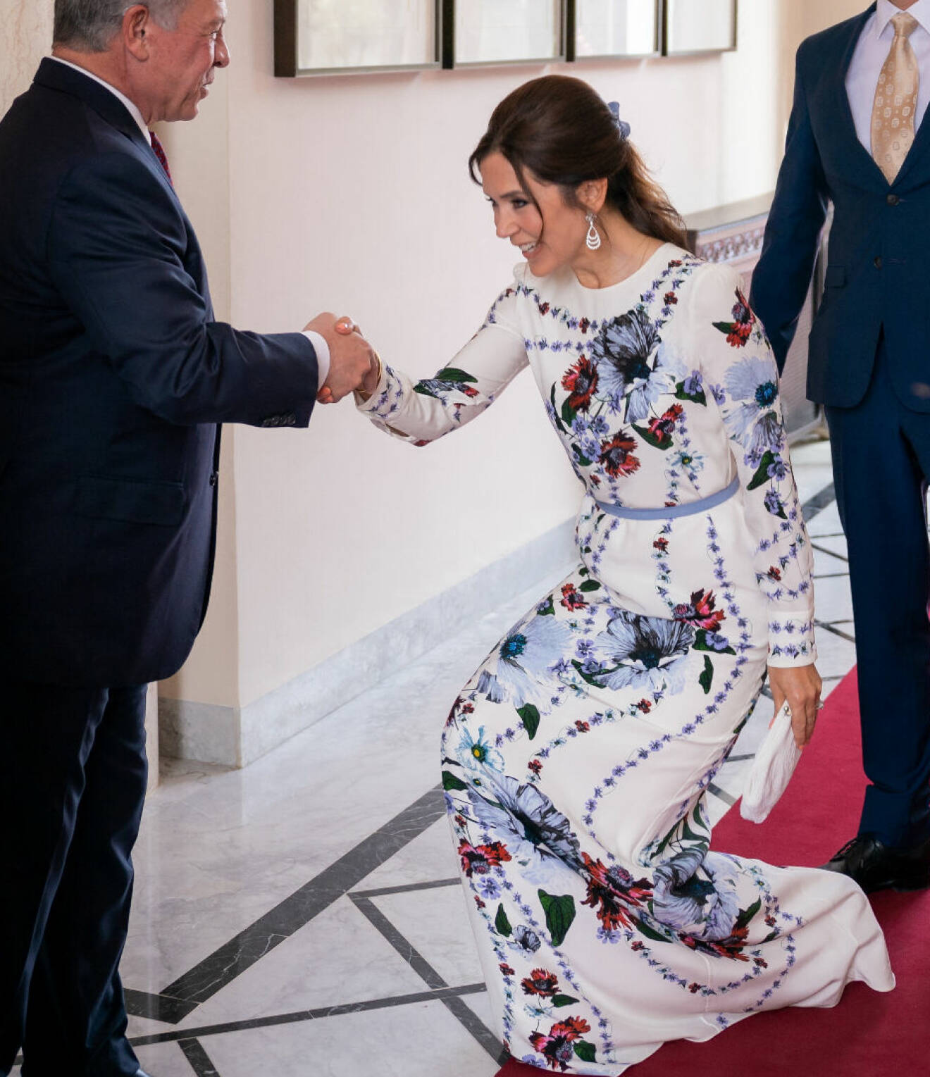 Bröllop i Jordanien 2023: Kronprinsessan Marys hovnigning