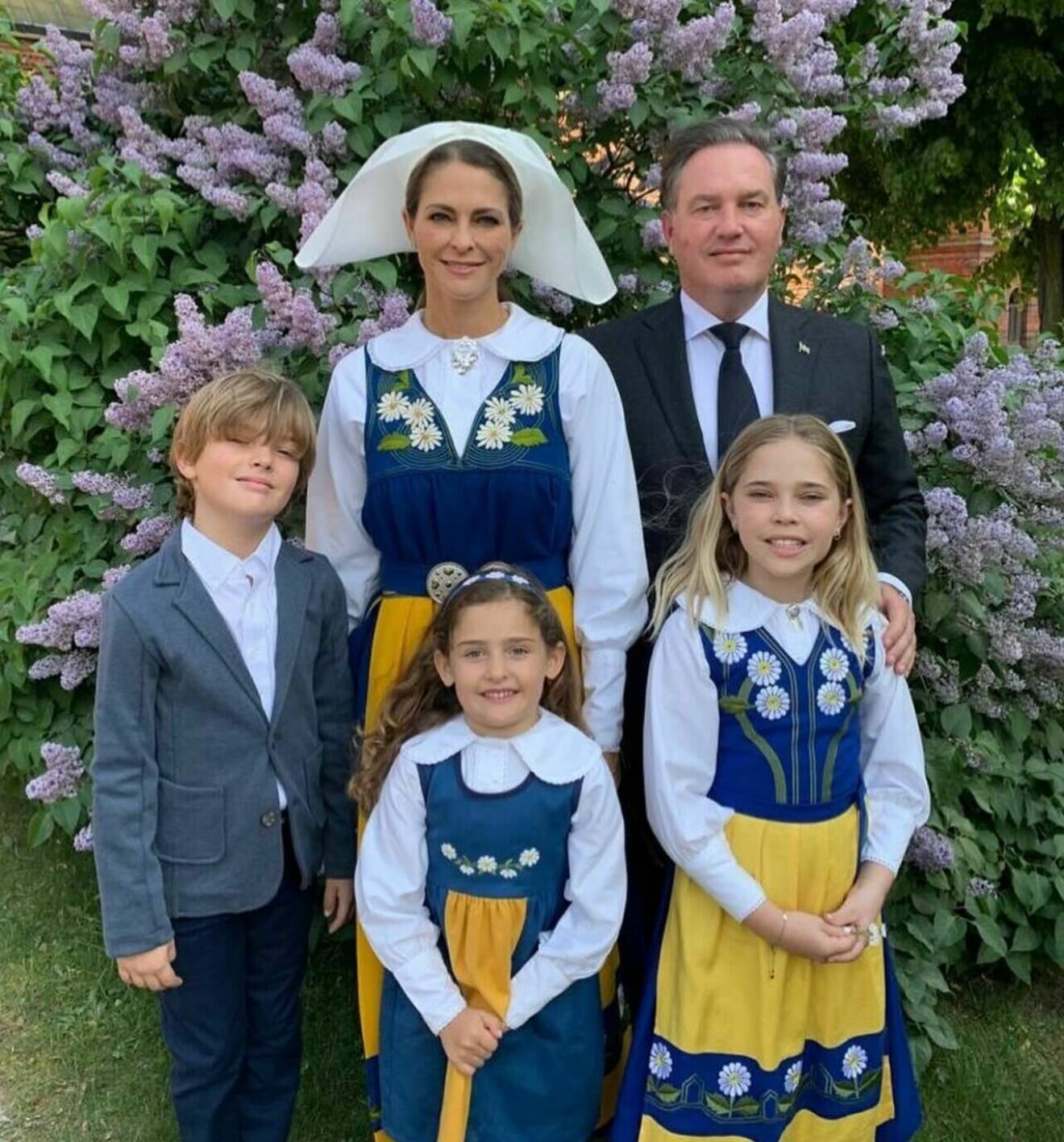 Nationaldagen 2023: Prinsessan Madeleines nya bild på familjen.