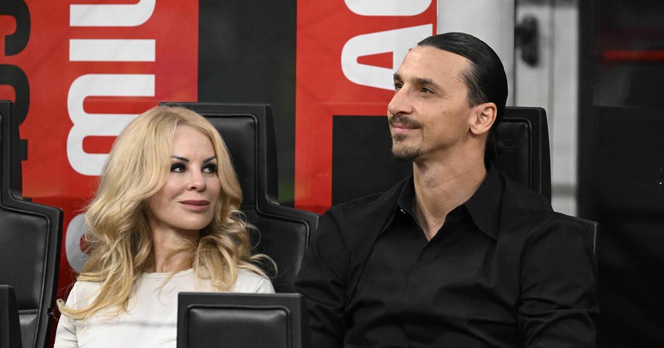 Helena Seger tittar på Zlatan Ibrahimovic och ler