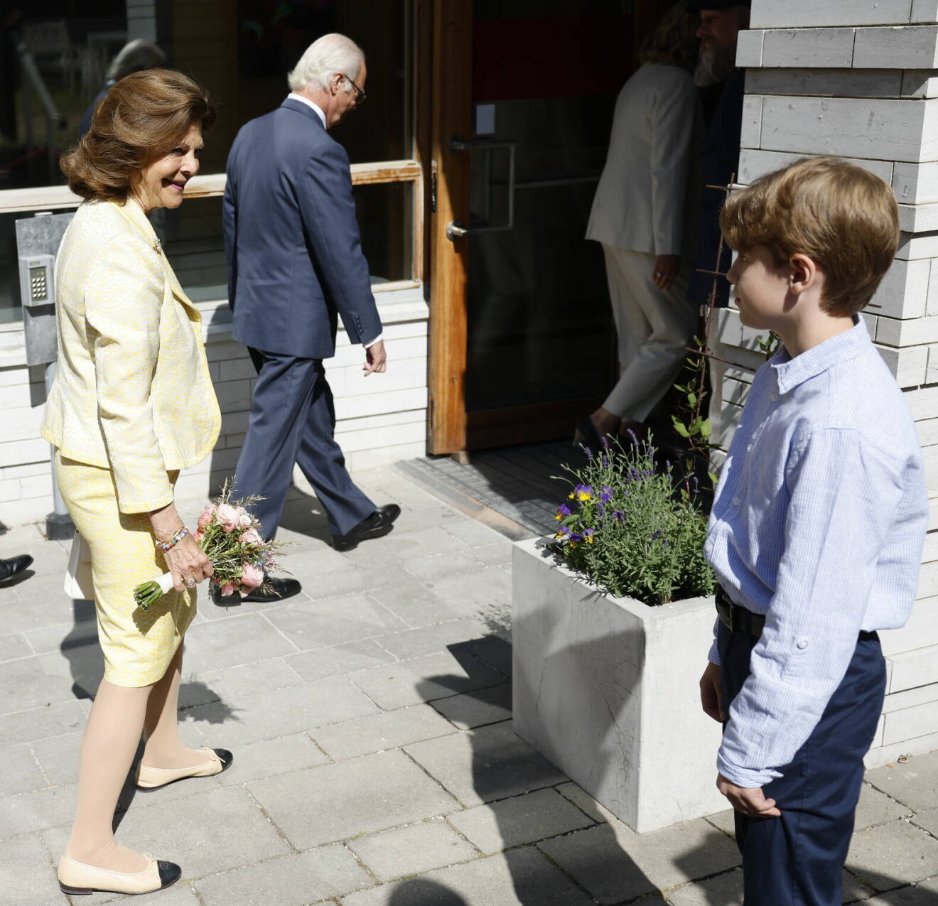 Kungaparet i Visby: Drottning Silvias möte med Vilgot Blomhage, en kopia av prins Nicolas