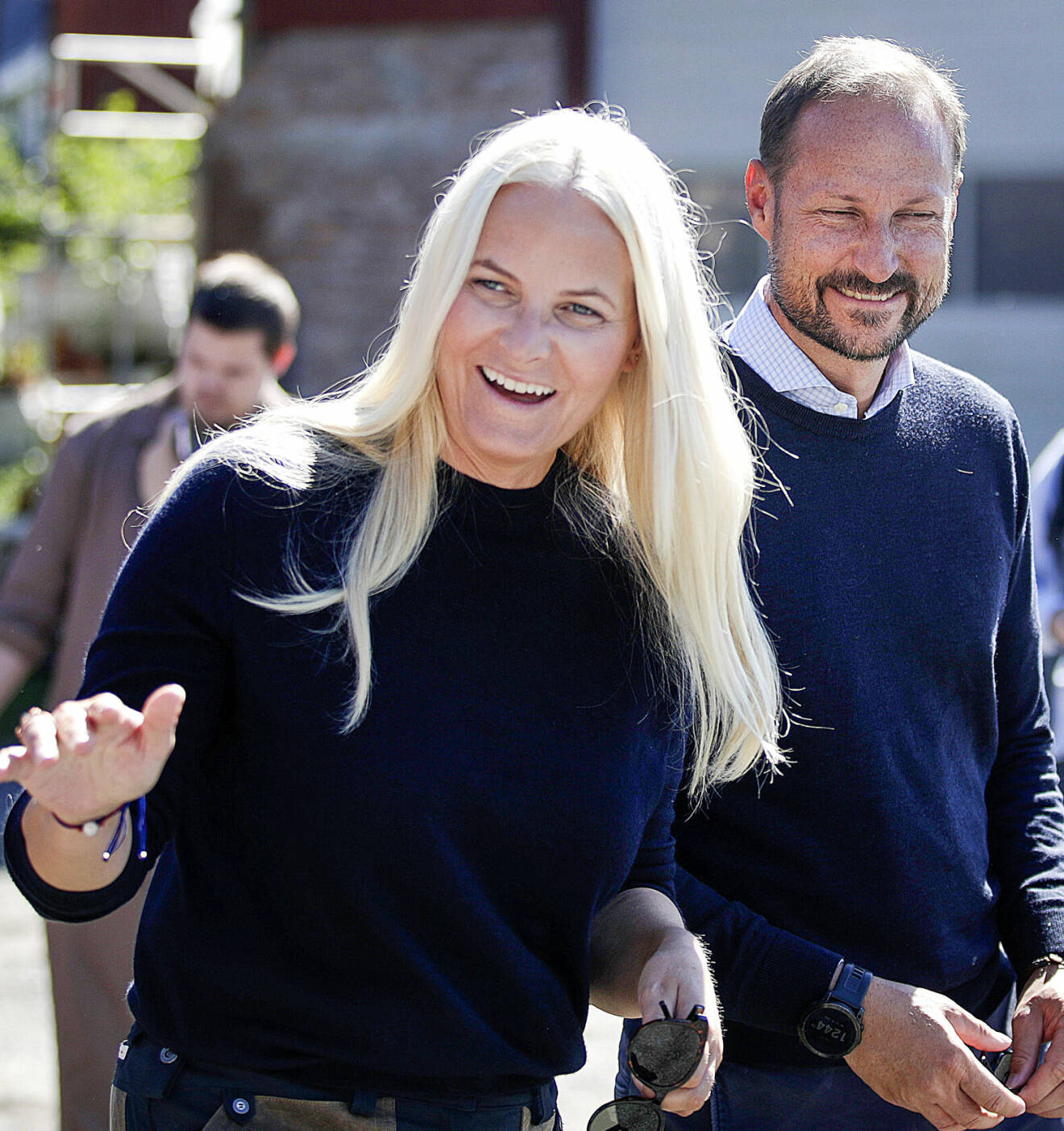 Kronprinsessan Mette-Marit och kronprins Haakon glada