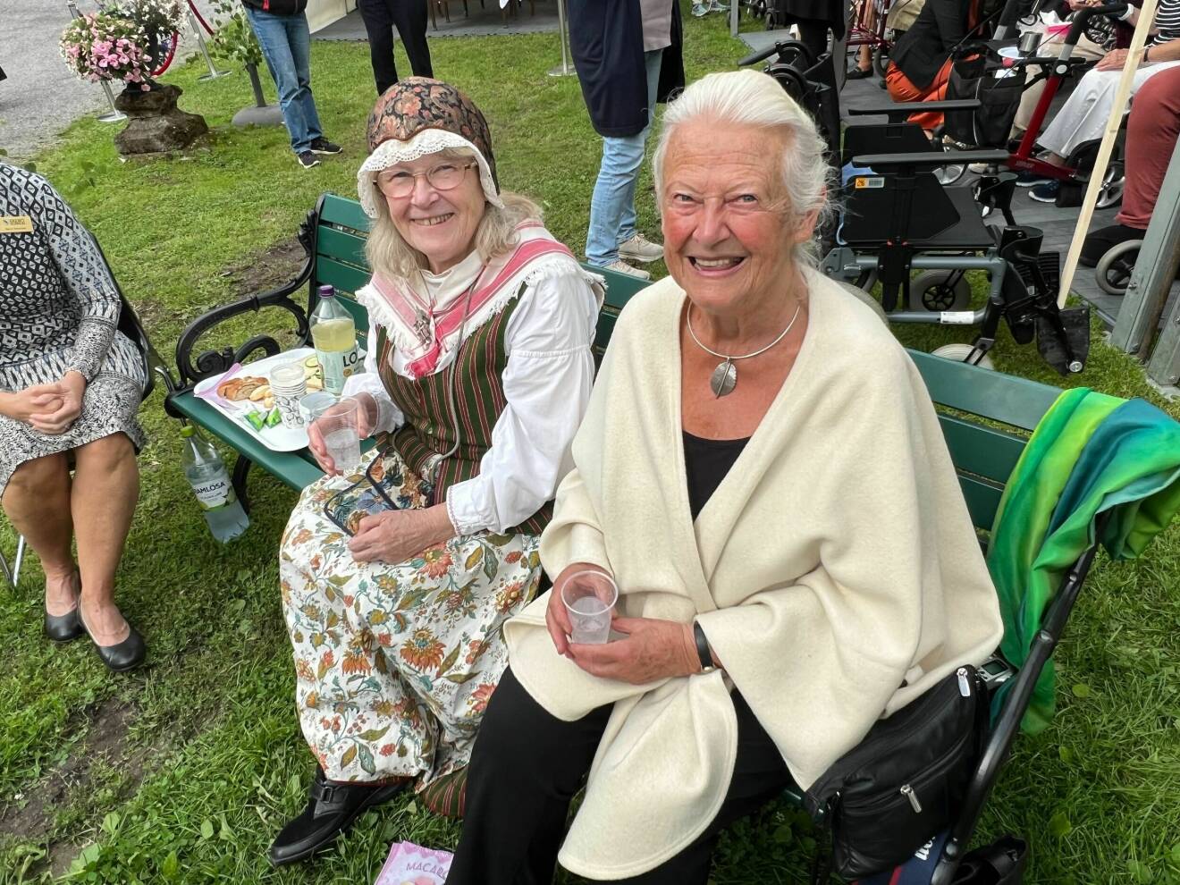 Margareta Stenmarck och Ingeborg Klose-Åkesson på De Gamlas Dag 2023 på Ekebyhovs slott