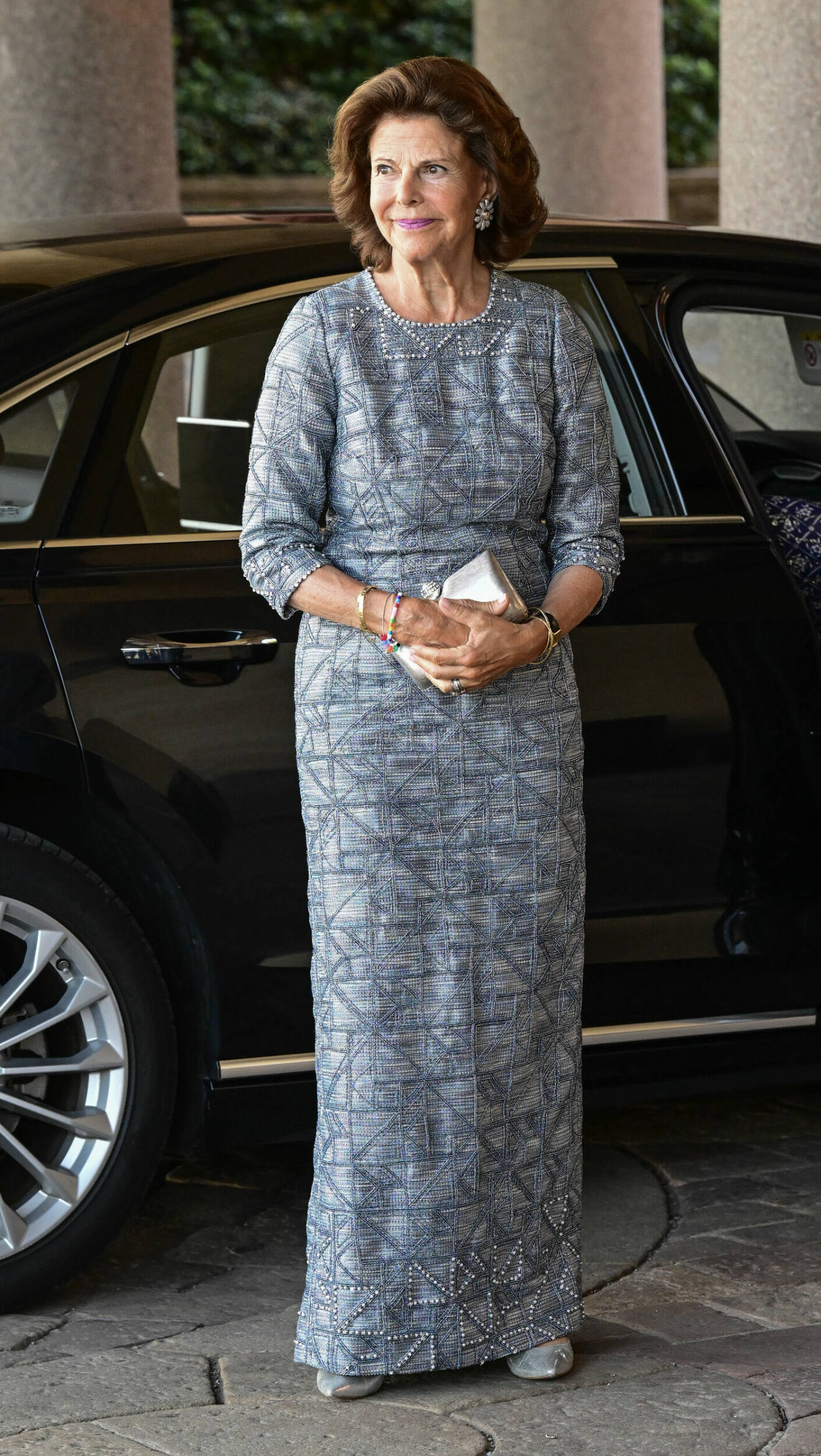 Stockholm Water Prize 2023: Drottning Silvia i aftonklänning i silver