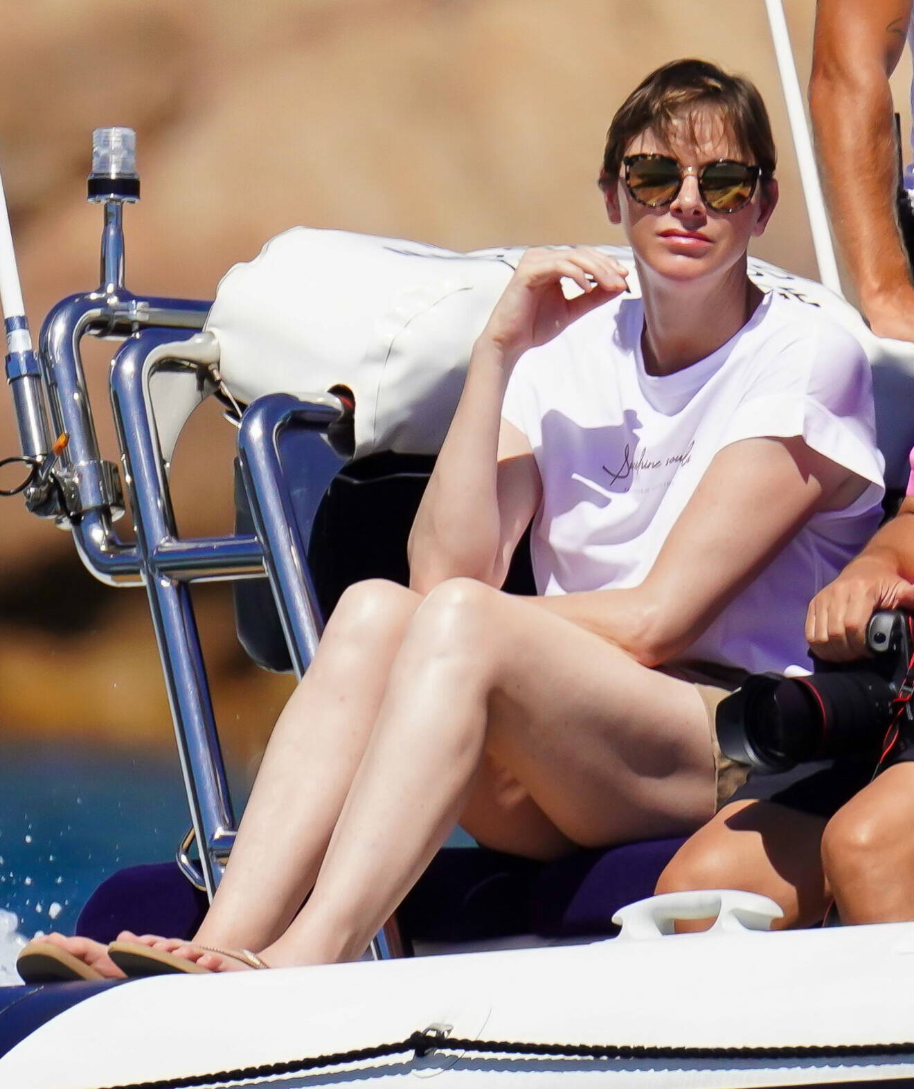 Furstinnan Charlene ombord på en båt under semestern på Korsika