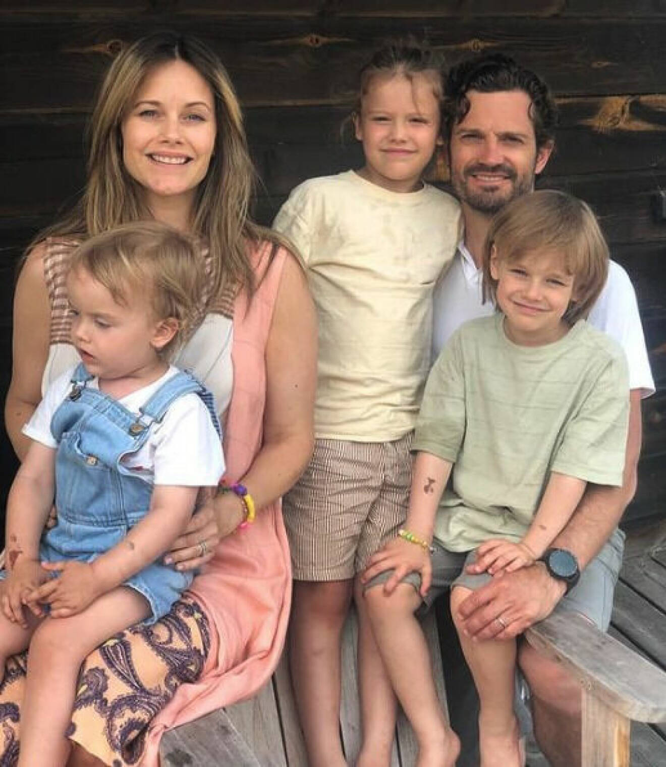 Sofia och Carl Philip med sina barn sommaren 2023