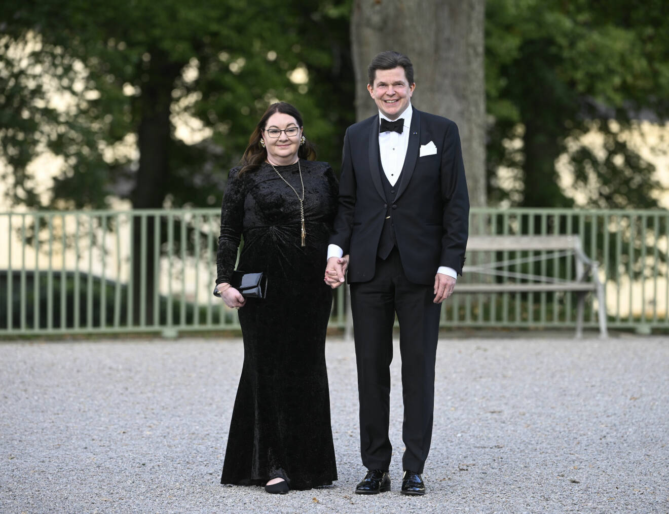 Talman Andreas Norlén och frun Helena anländer till kvällens jubileumsföreställning på Drottningholms slottsteater med anledning av kungens 50-årsjubileum.