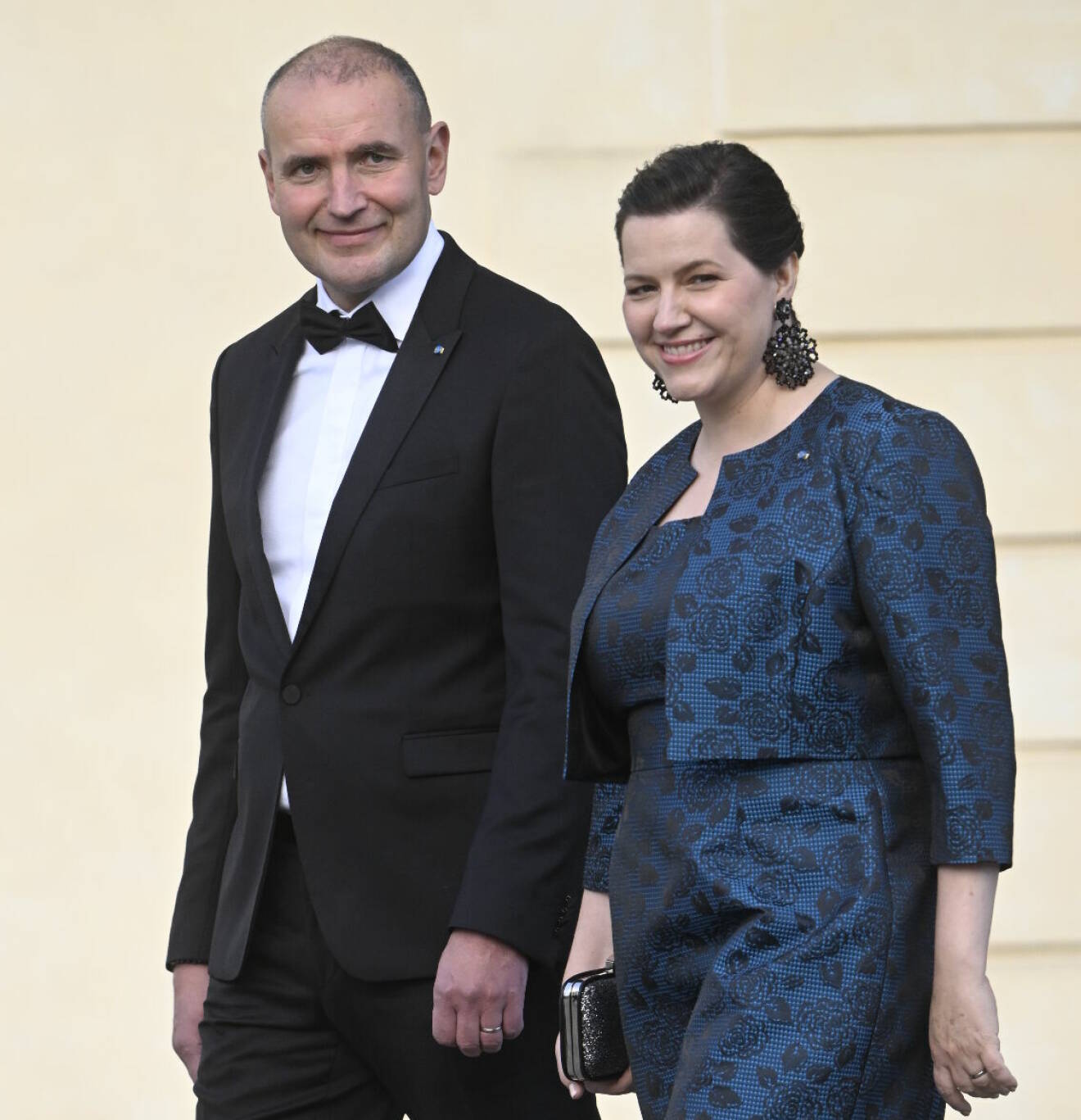 Islands president Guðni Jóhannesson och hans fru Eliza Reid anländer till kvällens jubileumsföreställning på Drottningholms slottsteater med anledning av kungens 50-årsjubileum.
