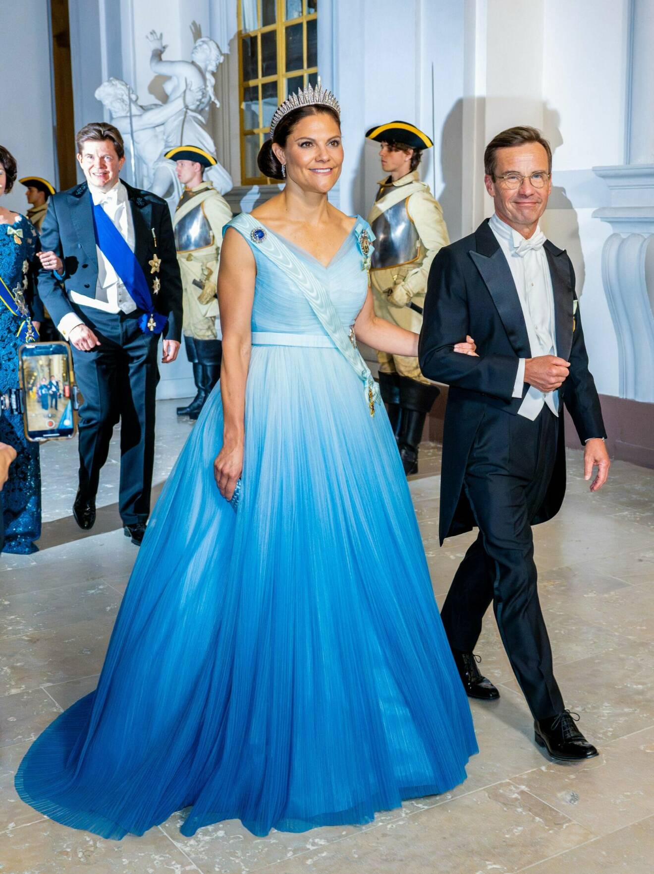 Kronprinsessan på middag på Stockholms slott – kungen 50 år på tronen