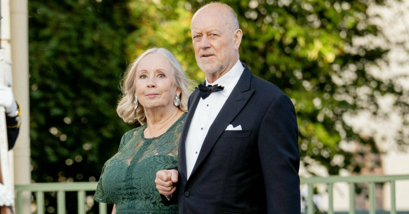 Marie och Erik Hellqvist vid Drottningholm slott