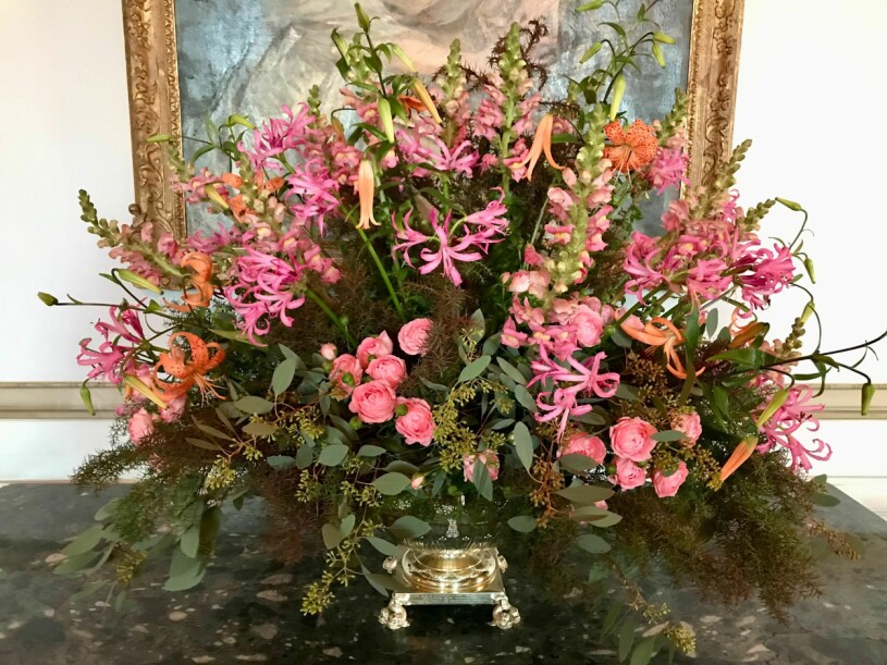 Ett av alla överdådiga blomsterarrangemang som prydde slottet. Kvällens färger var rosa och orange. Blommorna galamiddagen spanska statsbesöket