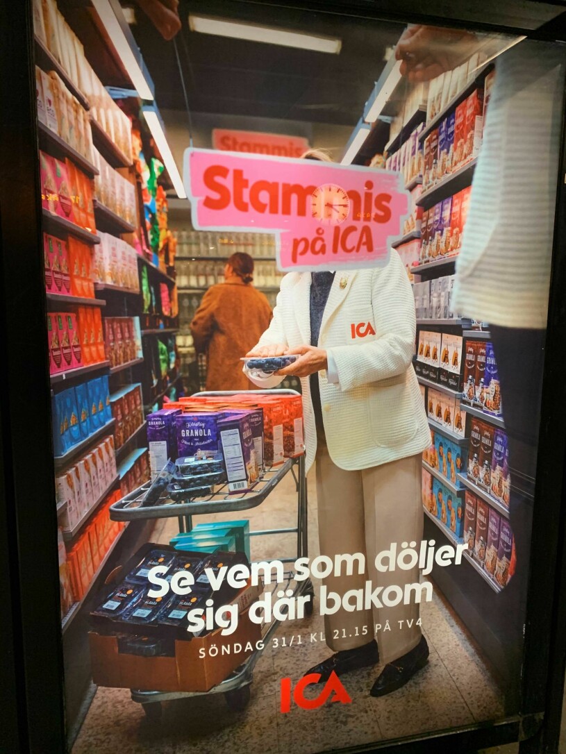 "Ica-Stig" ser här inte alls ut som den gråhåriga mannen vi tidigare fått se! Nya "Ica-Stig"