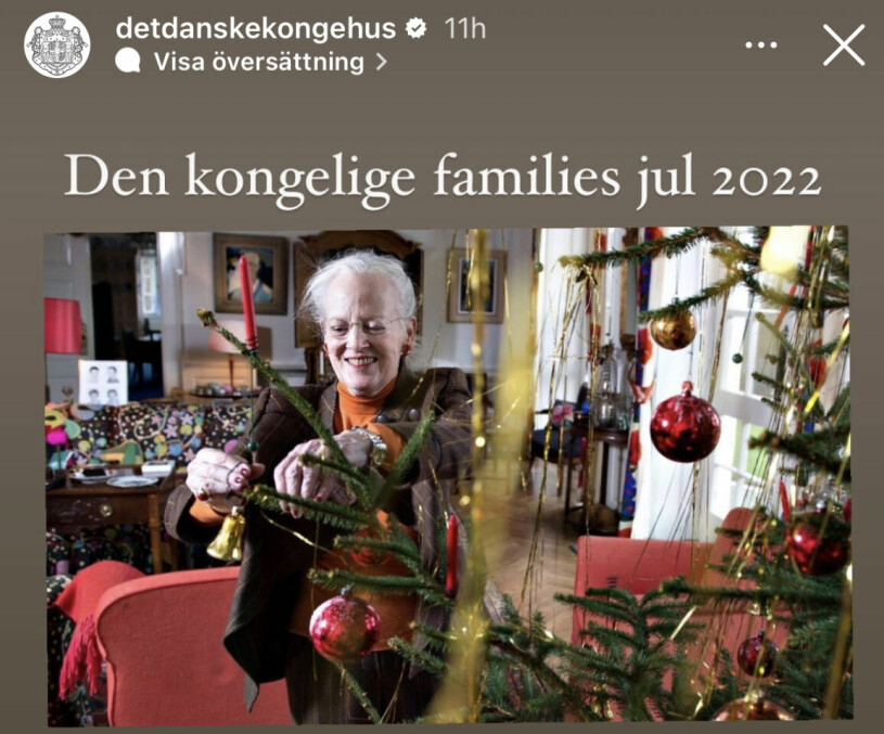 Margrethe ska fira med vänner, och med sin syster Benedikte, meddelar det danska hovet. Drottning Margrethe klär julgranen på slottet Marselisborg