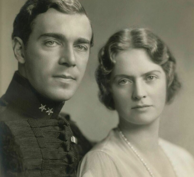 Prins Gustaf Adolf och Sibylla. De fick bara 15 år tillsammans. Kungens bild på sina föräldrar prins Gustaf Adolf och prinsessan Sibylla