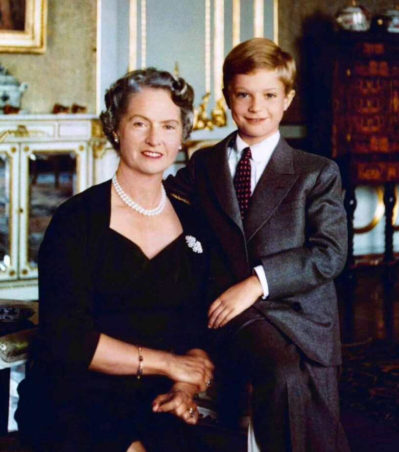 Prinsessan Sibylla med sin lillprins. Hon fick aldrig se honom bli kung. Kungens privata bild på prinsessan Sibylla