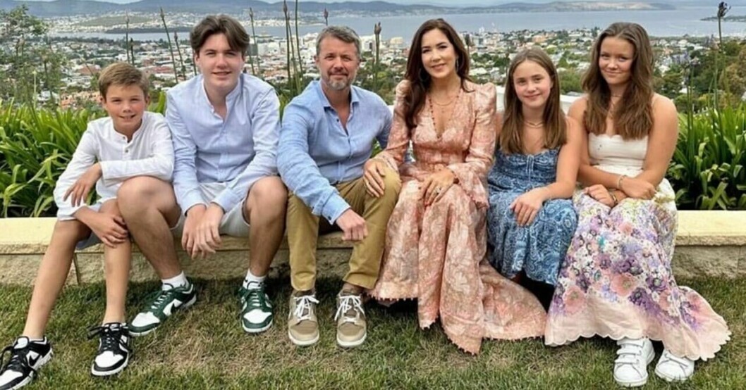 Mary, Frederik och barnen. Kronprins Frederik och kronprinsessan Mary med sin familj