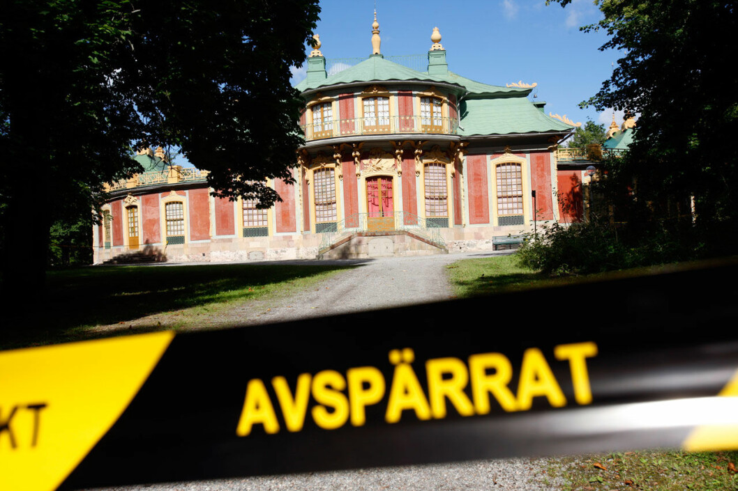 Det var natten till den 6 augusti 2010 som tjuvarna bröt sig in på Kina slott Inbrottet på Kina slott ägde rum natten till den 6 augusti 2010.