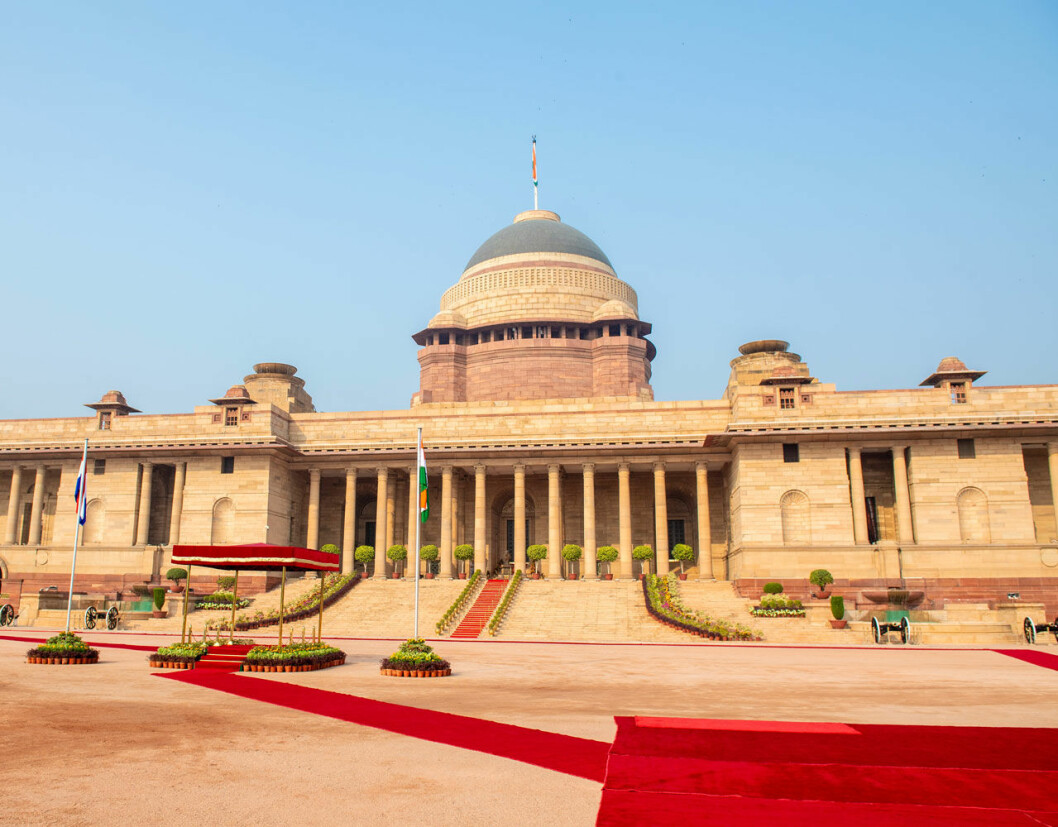New Delhi väntar på kungaparet. Kungaparet på statsbesök till Indien som inleds i New Delhi.