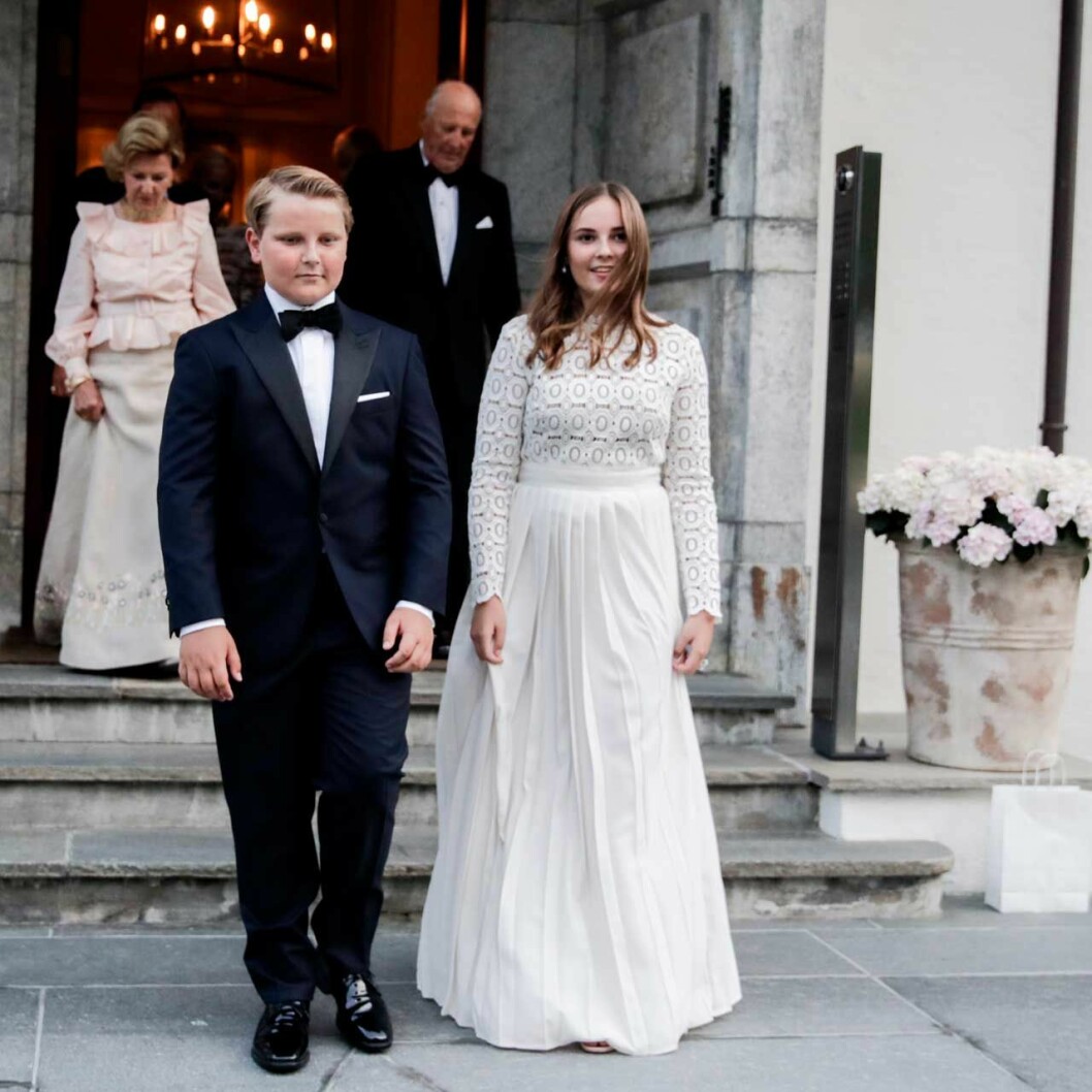 15-åriga Ingrid med lillebror prins Sverre Magnus, 13. Prinsessan Ingrid Alexandra med lillebror prins Sverre Magnus.