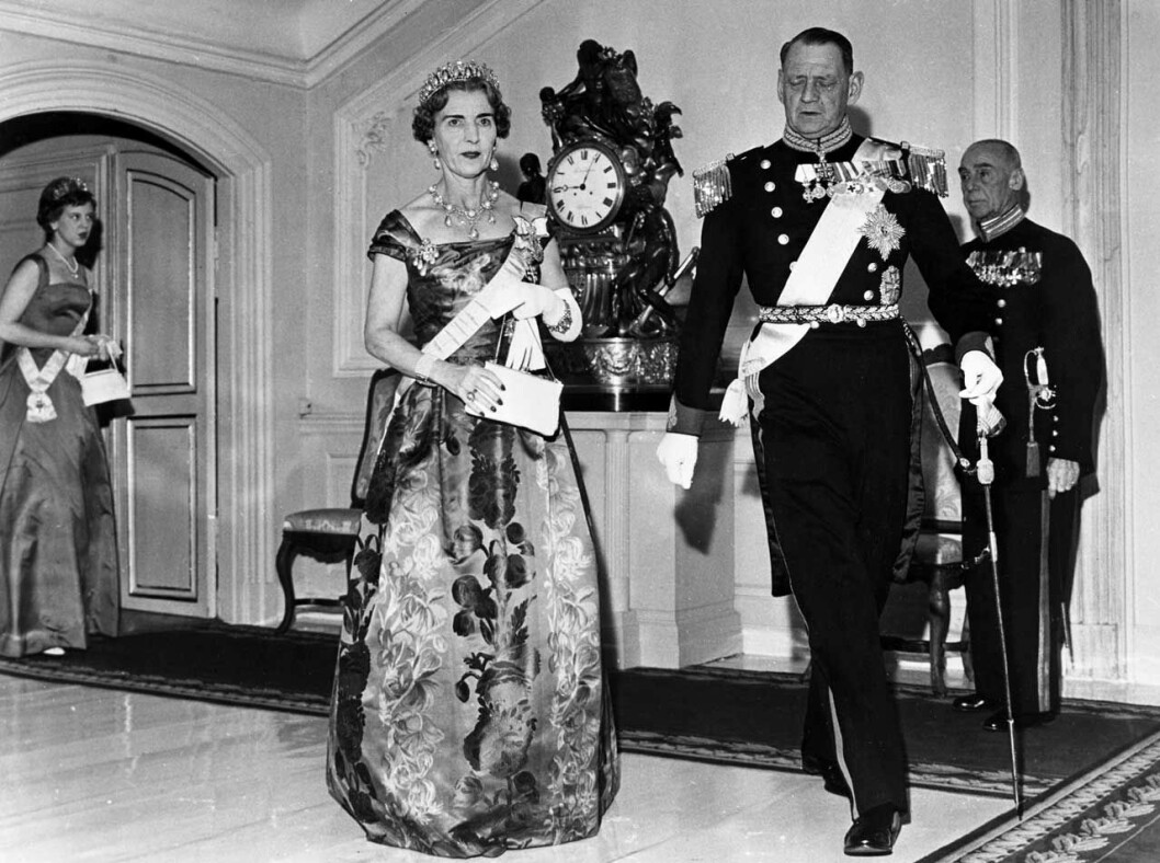 Ingrid och Frederik, 1960. Margrethe i bakgrunden.
