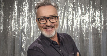 Tony Irving bröt med sin pappa i samband med att han kom ut som homosexuell. Idag är de dock återförenade.