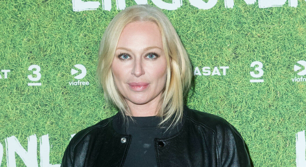Isabel Adrian från Svenska Hollywoodfruar är mamma till prinsessan Estelles nya klasskompis. Isabel Adrian från Svenska Hollywoodfruar är mamma till prinsessan Estelles nya klasskompis.