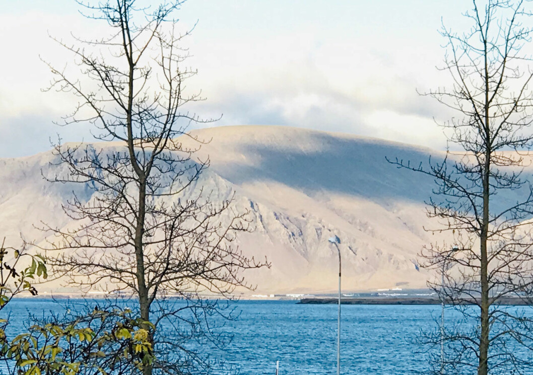 Alla säger att det regnar så mycket på Island, men hittills har det mest varit soligt! Landskapet på Island