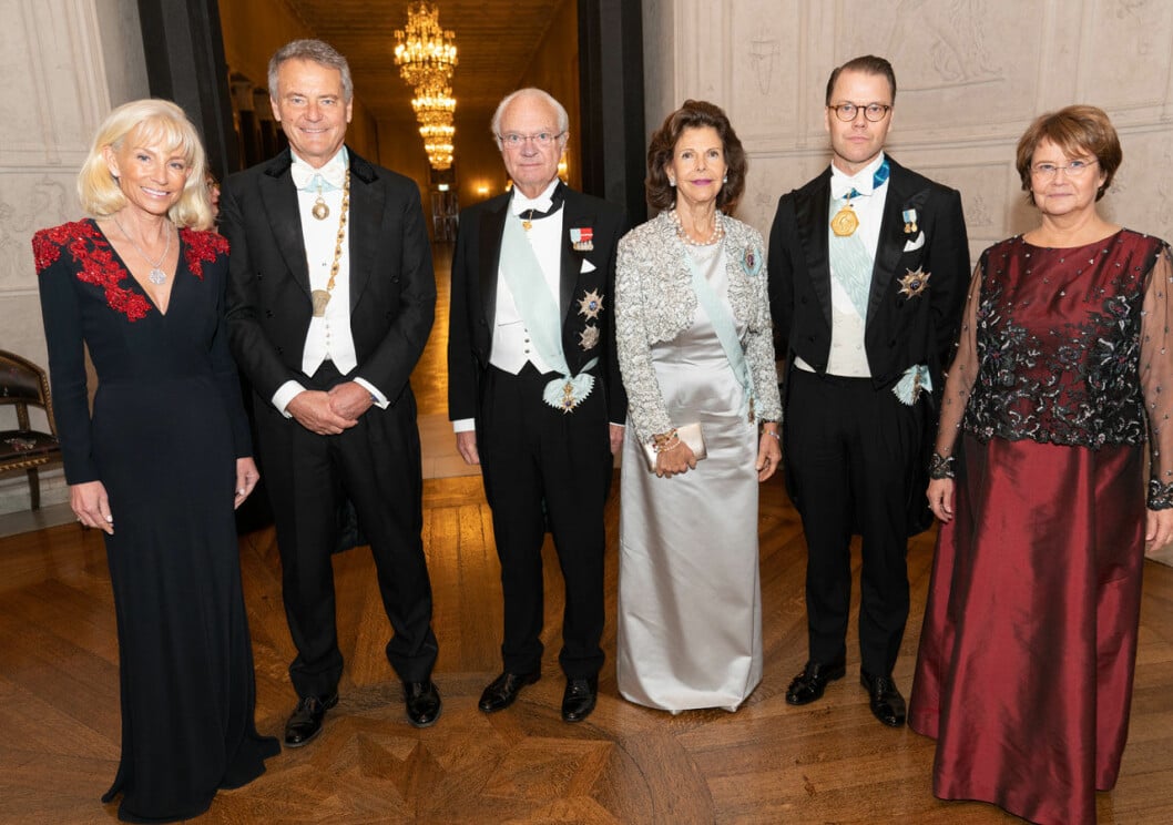 Kungaparet och prins Daniel på IVA:s 100-årsfest med IVA:s preses Carl-Henric Svanberg och hans fru Louise samt IVA:s vd Tuula Teeri.