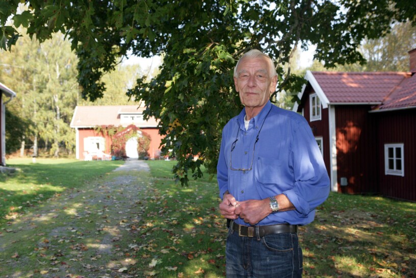 Jan har, trots många år utomlands, alltid känt sig hemma i Sverige. Här på Karl-Johansgården i Flen.