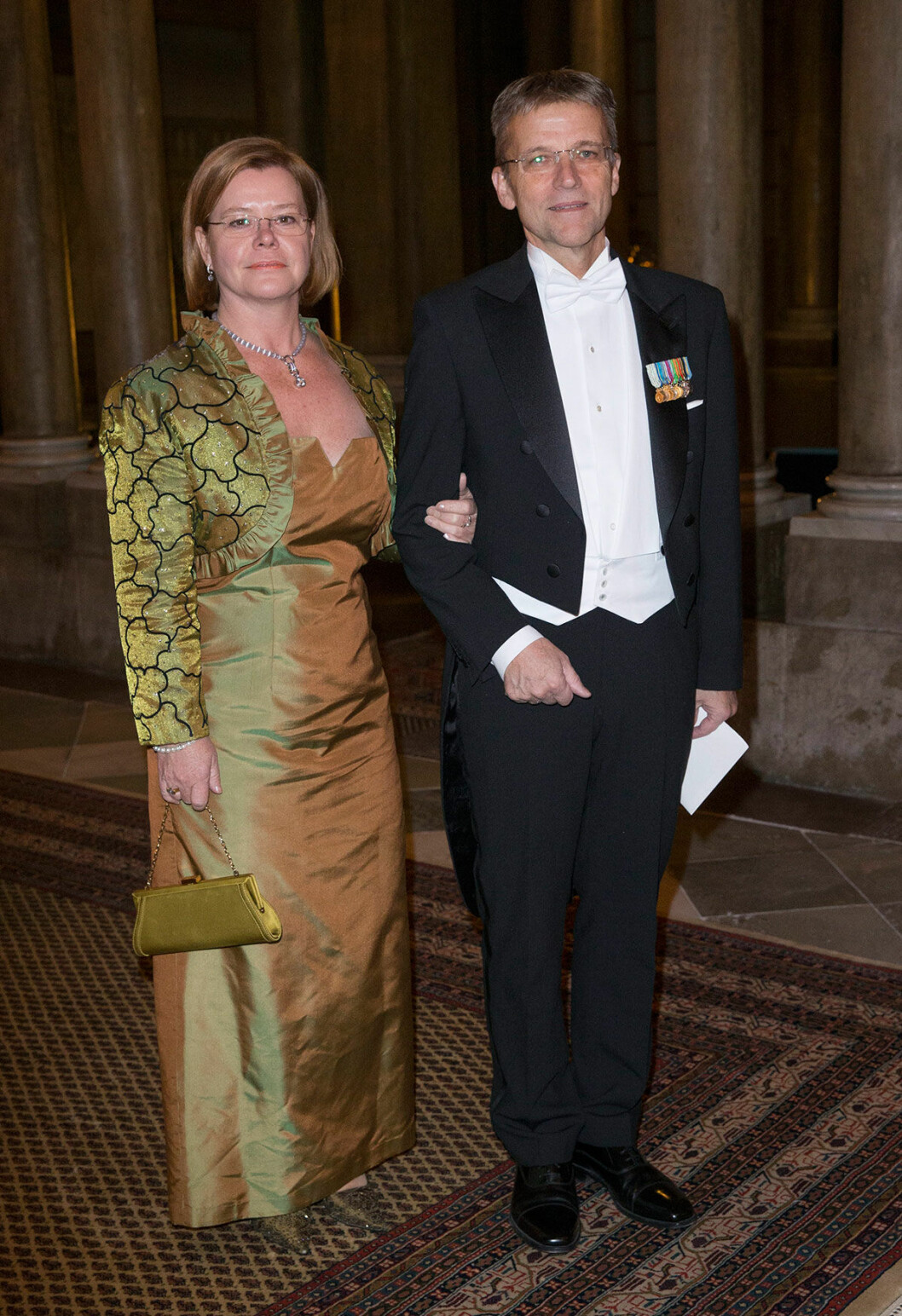 Kungens nya stabschef Jan Salestrand på kungamiddag 2014 med sin hustru, Örlogskapten Rose-Marie Jernbäcker. Kungens nya stabschef Jan Salestrand på kungamiddag 2014 med sin hustru, Örlogskapten Rose-Marie Jernbäcker.