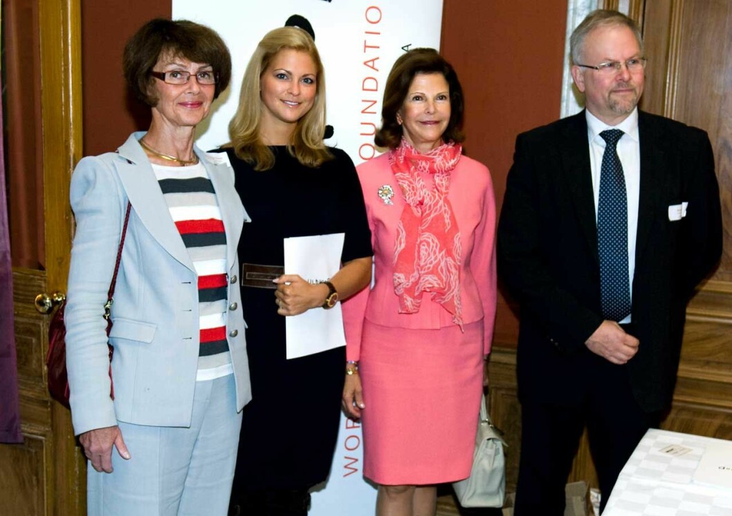 Jane Olsson med prinsessan Madeleine och drottning Silvia under ett event för World Childhood Foundation. Jane Olsson med prinsessan Madeleine och drottning Silvia under ett event för World Childhood Foundation.