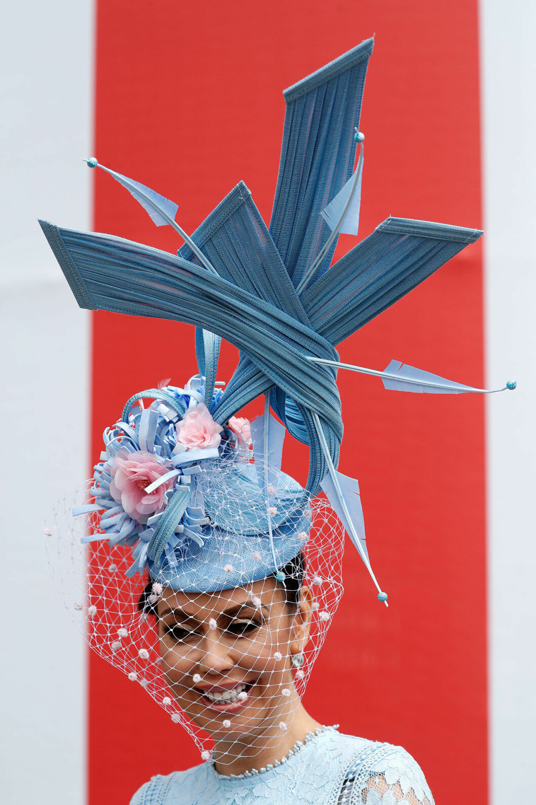 Janelle Ihaia poserar för fotografer när hon deltar på tredje dagen av årliga Royal Ascot, hästkapplöpningseventet, som traditionellt kallas Ladies Day, i brittiska Ascot torsdagen den 20 juni 2019. Janelle Ihaia
