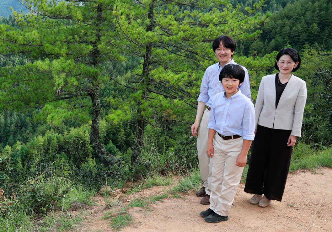 Prins Hisahito av Japan med sina föräldrar i Bhutan i augusti 2019 Hisahito