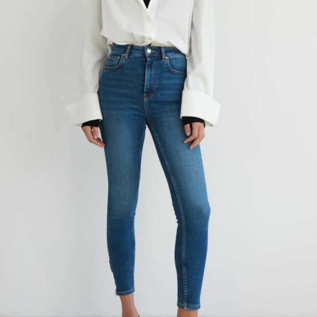 Jeans från Gina tricot. Kostar 249 kronor på rean. <a href="https://apprl.com/al/572n/" target="_blank" rel="noopener">Här kan du fynda.</a> Jeans gina tricot