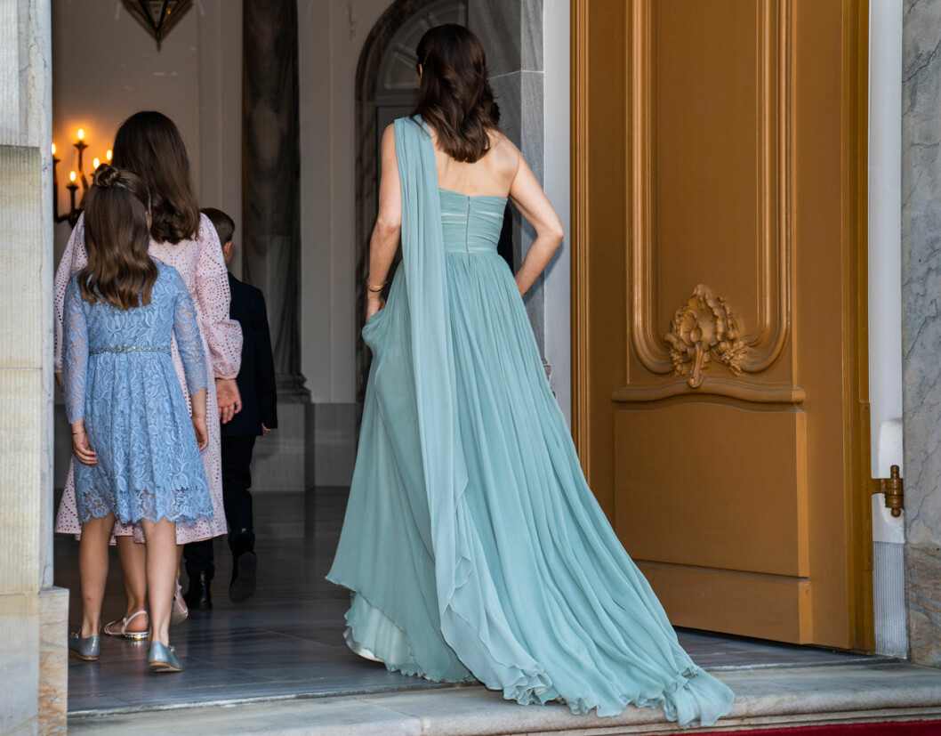 Kronprinsessan Mary vet hur man rattar ett släp. Kronprinsessan Mary på prins Joachims 50-årsmiddag.