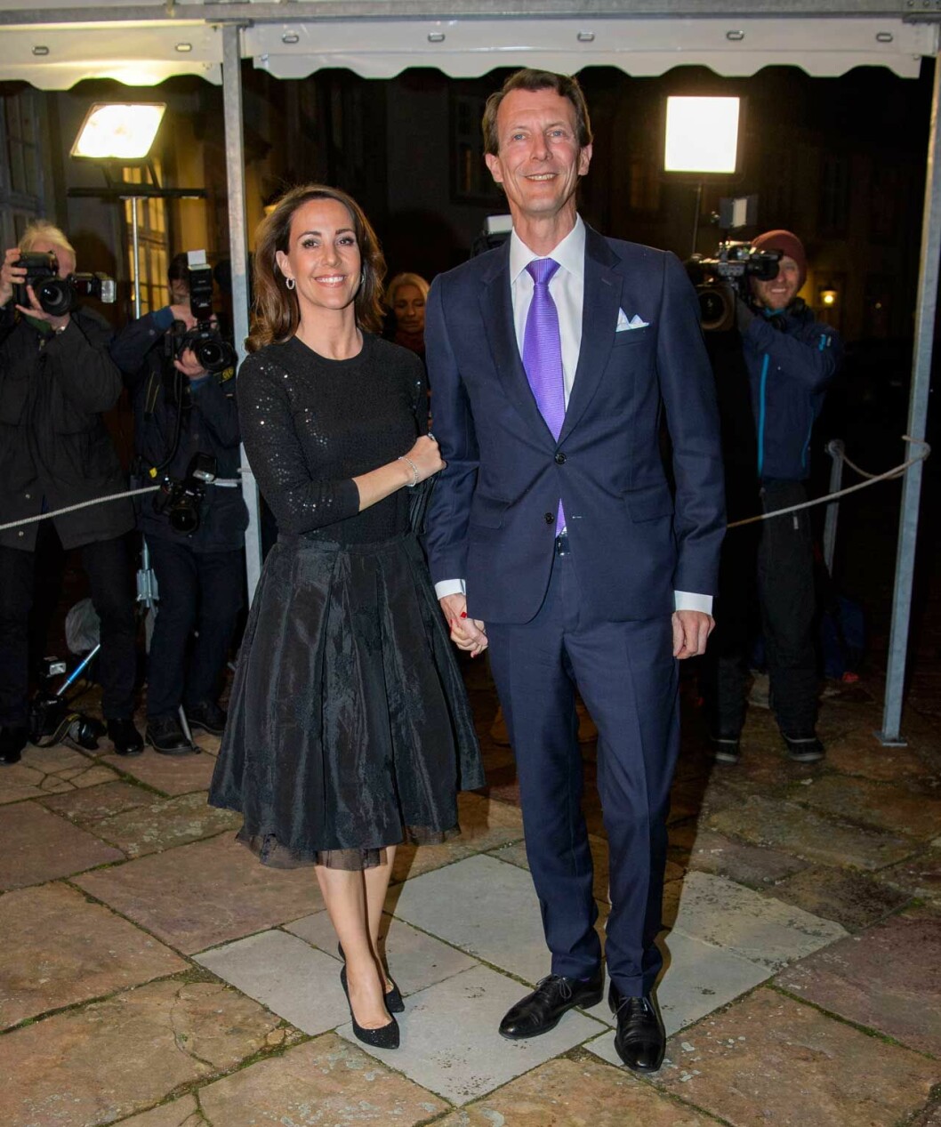 Stämningen var munter trots anledningen bakom konserten. Här anländer Marie och Joachim. Stämningen var munter trots anledningen bakom konserten. Här anländer Marie och Joachim.