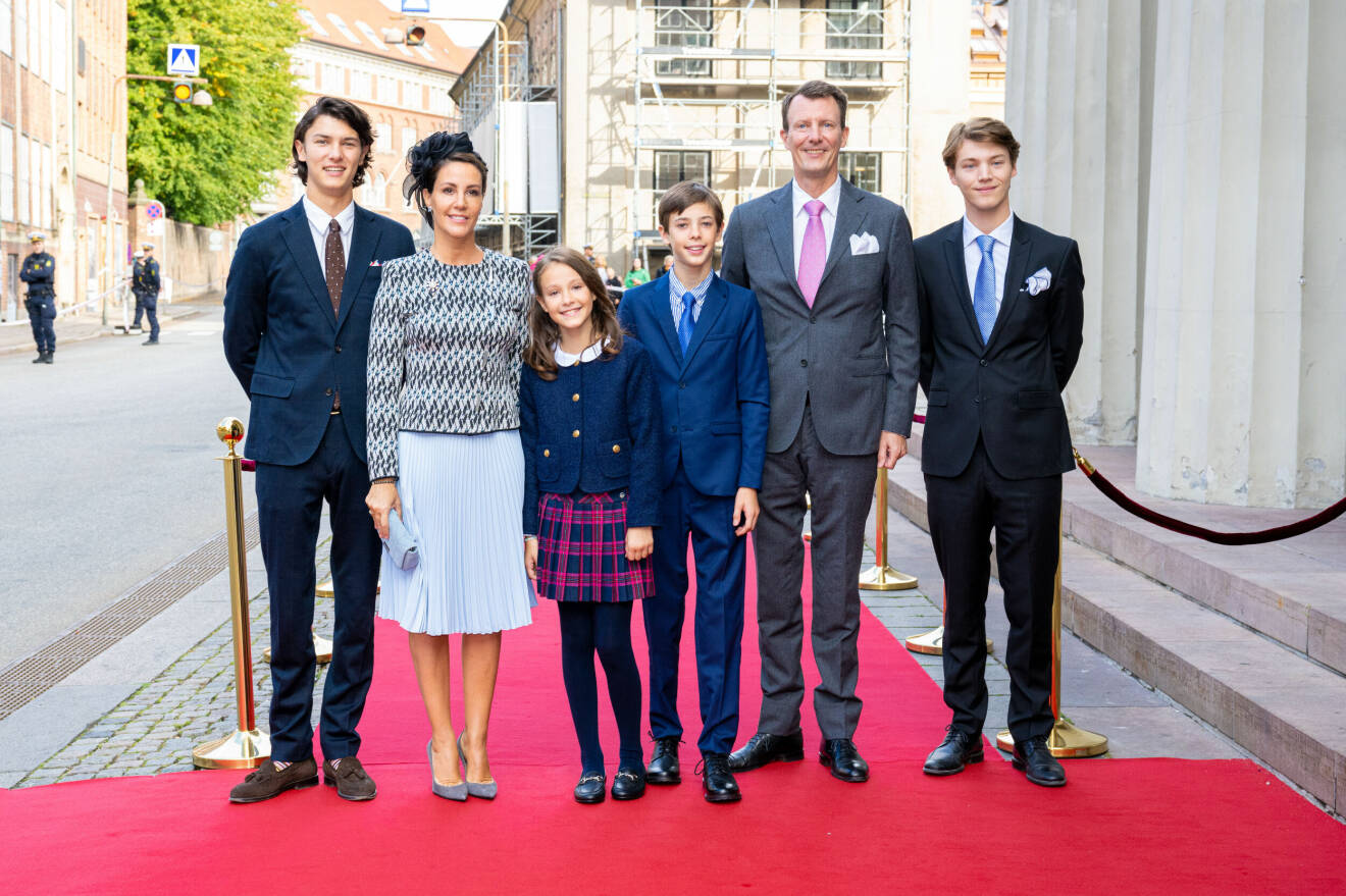 Prins Joachim och frun prinsessan Marie med barnen prins Nikolai, prins Felix, prins Henrik och prinsessan Athena